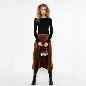 Pleated Zara skirt in small - copper
